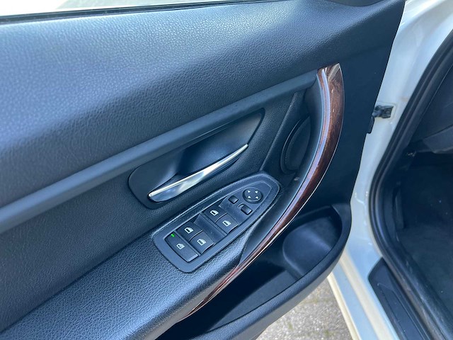 Bmw - 3-serie - 328i high executive - bmw - 2013 - afbeelding 24 van  26