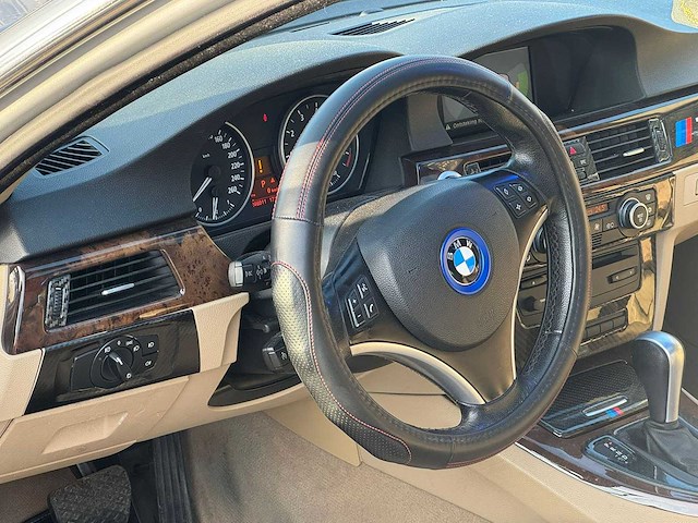 Bmw - 3-serie - 330xi - 20-kzn-1 - 2007 - afbeelding 8 van  33