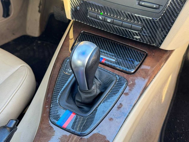 Bmw - 3-serie - 330xi - 20-kzn-1 - 2007 - afbeelding 18 van  33