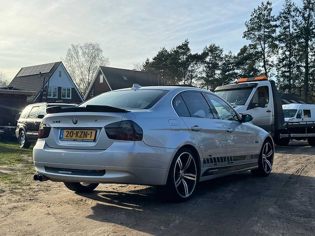 Bmw - 3-serie - 330xi - 20-kzn-1 - 2007 - afbeelding 20 van  33