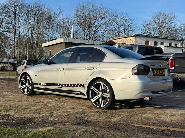 Bmw - 3-serie - 330xi - 20-kzn-1 - 2007 - afbeelding 29 van  35