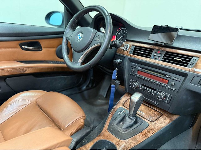 Bmw - 3 serie - 335i - cabrio - personenauto - 2007 - afbeelding 3 van  36