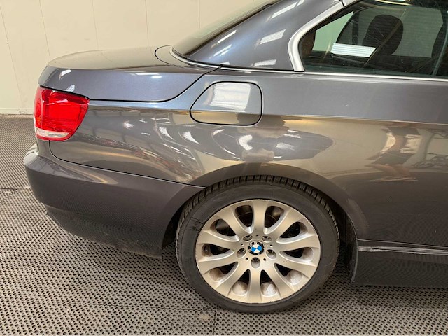 Bmw - 3 serie - 335i - cabrio - personenauto - 2007 - afbeelding 27 van  36