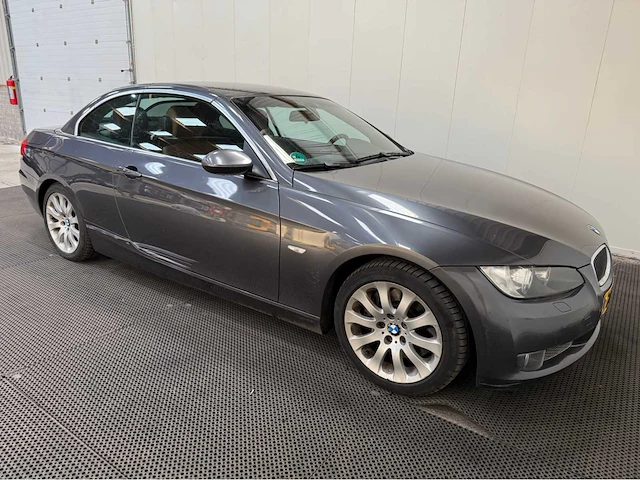 Bmw - 3 serie - 335i - cabrio - personenauto - 2007 - afbeelding 33 van  36