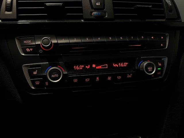 Bmw - 3-serie touring - 316i executive - 1-zgr-39 - 2015 iaw - afbeelding 25 van  26