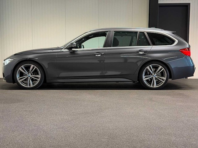 Bmw - 3-serie touring - 316i executive - 1-zgr-39 - 2015 iaw - afbeelding 12 van  26