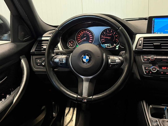 Bmw - 3-serie touring - 316i executive - 1-zgr-39 - 2015 iaw - afbeelding 9 van  26