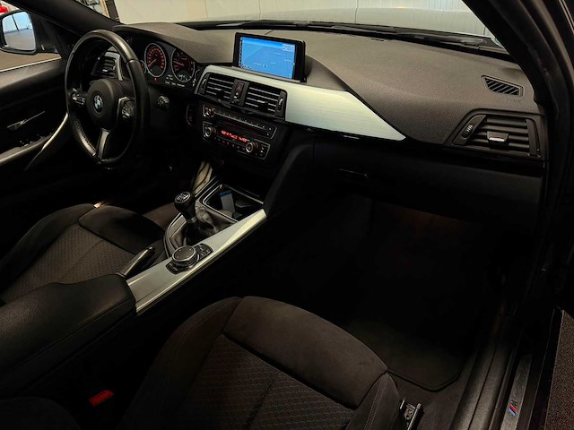 Bmw - 3-serie touring - 316i executive - 1-zgr-39 - 2015 iaw - afbeelding 11 van  26