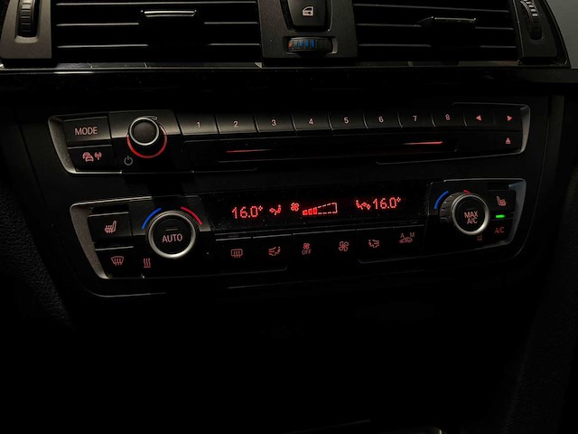 Bmw - 3-serie touring - 316i executive - 1-zgr-39 - 2015 iaw - afbeelding 25 van  26