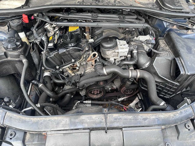 Bmw - 3-serie touring - 318i corp.l.lux line - duitse papieren (voorheen 51-rtj-9) - afbeelding 2 van  10