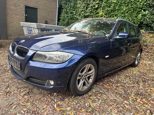 Bmw - 3-serie touring - 318i corp.l.lux line - duitse papieren (voorheen 51-rtj-9) - afbeelding 1 van  10