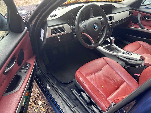 Bmw - 3-serie touring - 318i corp.l.lux line - duitse papieren (voorheen 51-rtj-9) - afbeelding 3 van  10