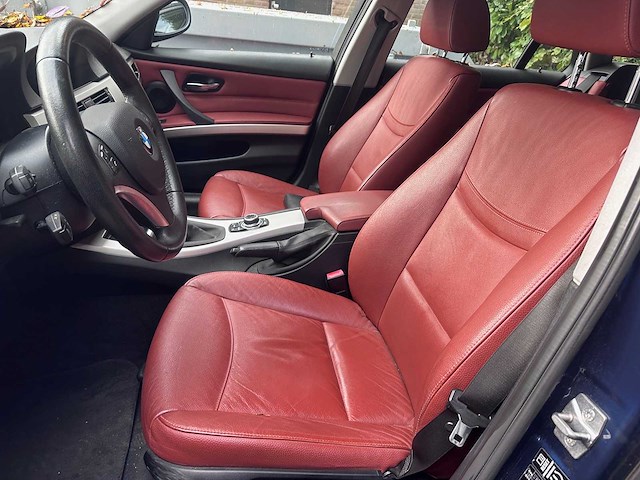 Bmw - 3-serie touring - 318i corp.l.lux line - duitse papieren (voorheen 51-rtj-9) - afbeelding 9 van  10