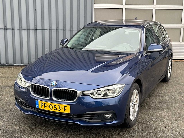 Bmw - 3-serie touring - 318i executive - car - 2017 - afbeelding 1 van  24