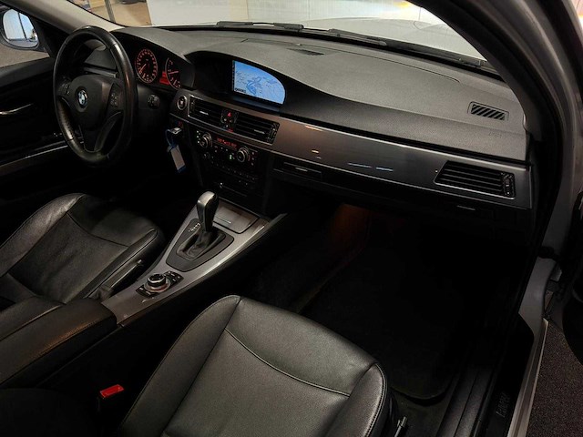 Bmw - 3-serie touring - 318i high executive - car - 2010|5-trr-16|iaw - afbeelding 12 van  17