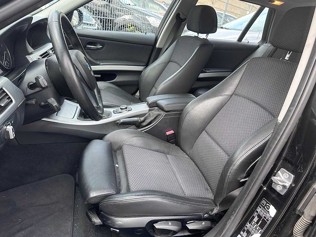 Bmw - 3-serie touring - 318i high executive - sp-638-n- 2010 - afbeelding 17 van  18