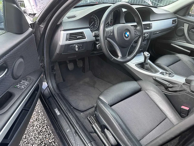 Bmw - 3-serie touring - 318i high executive - sp-638-n- 2010 - afbeelding 15 van  18