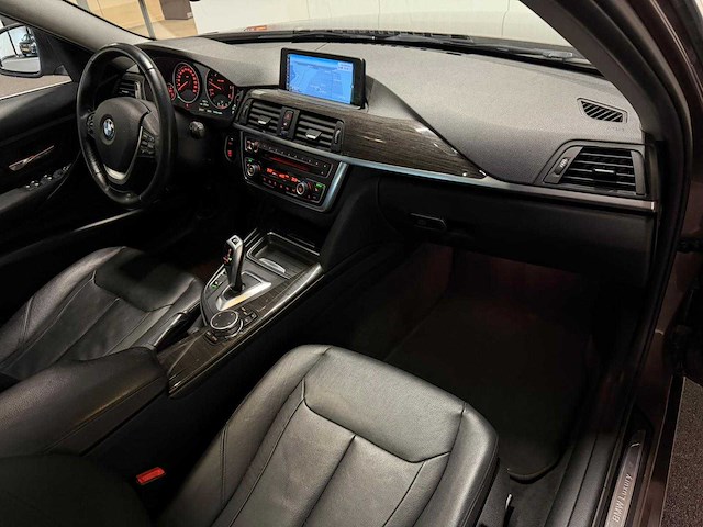 Bmw - 3-serie touring - 320d xdr. high exec. - jp-318-p - 2014 iaw - afbeelding 13 van  29