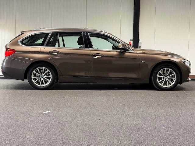 Bmw - 3-serie touring - 320d xdr. high exec. - jp-318-p - 2014 iaw - afbeelding 14 van  29