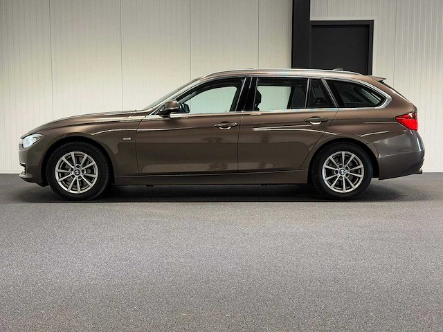 Bmw - 3-serie touring - 320d xdr. high exec. - jp-318-p - 2014 iaw - afbeelding 2 van  29