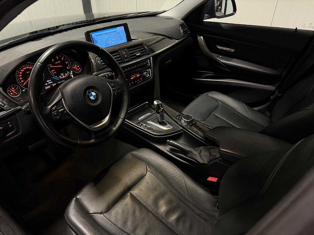 Bmw - 3-serie touring - 320d xdr. high exec. - jp-318-p - 2014 iaw - afbeelding 27 van  29