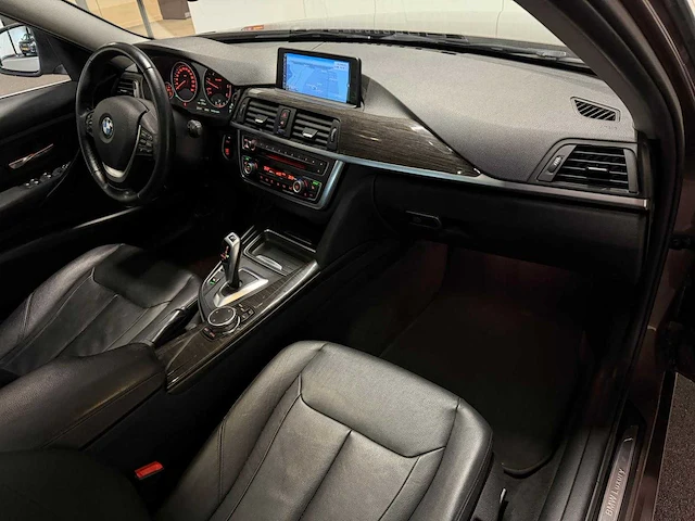 Bmw - 3-serie touring - 320d xdr. high exec. - jp-318-p - 2014 iaw - afbeelding 14 van  29