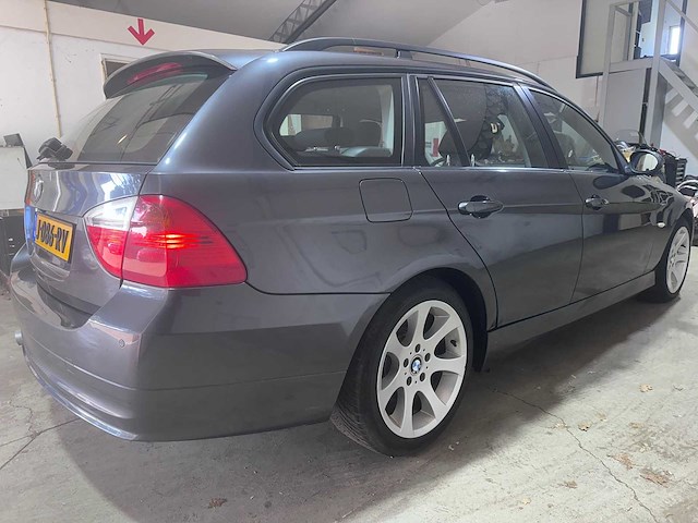 Bmw - 3-serie touring - 320i automaat- j-086-rv- 2006 - afbeelding 12 van  17