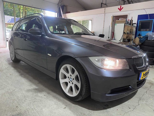 Bmw - 3-serie touring - 320i automaat- j-086-rv- 2006 - afbeelding 13 van  17
