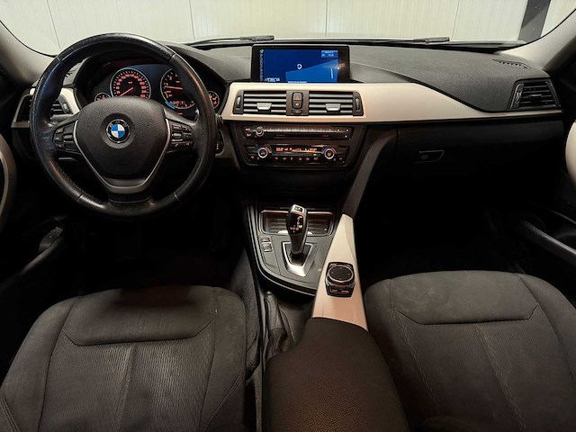 Bmw - 3-serie touring - 320i executive 2015 9-zvb-98 iaw - afbeelding 9 van  28
