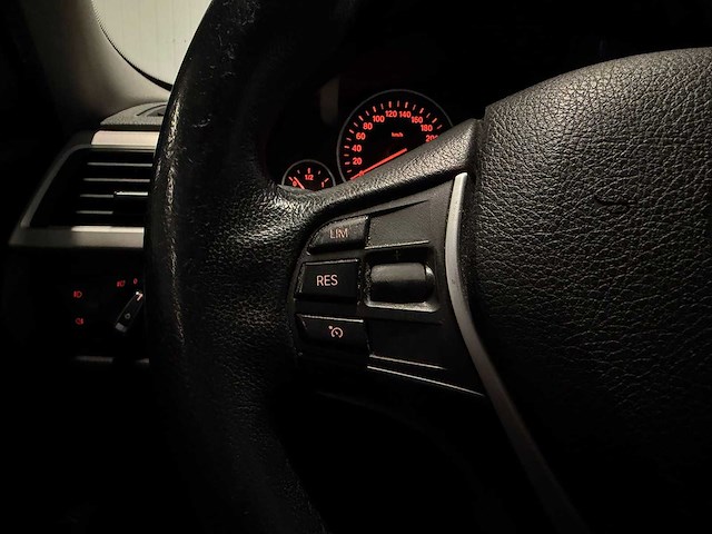 Bmw - 3-serie touring - 320i executive 2015 9-zvb-98 iaw - afbeelding 25 van  28