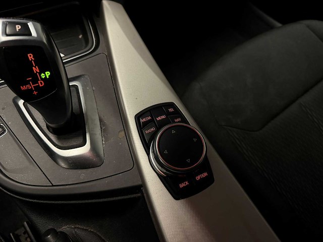 Bmw - 3-serie touring - 320i executive 2015 9-zvb-98 iaw - afbeelding 26 van  28