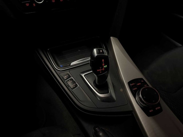 Bmw - 3-serie touring - 320i executive 2015 9-zvb-98 iaw - afbeelding 27 van  28
