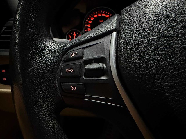 Bmw - 3-serie touring - 320i executive sport - 9-klg-72 - 2013 iaw - afbeelding 24 van  24