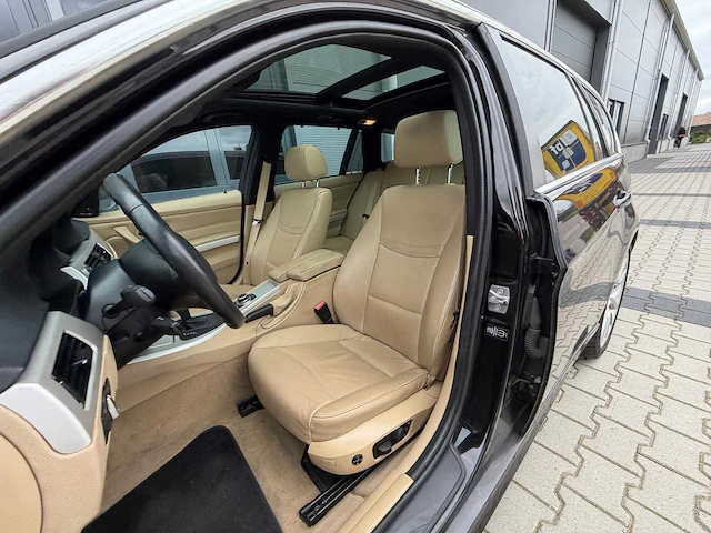Bmw - 3-serie touring 325d - luxury line personenauto - 2012 - afbeelding 3 van  28