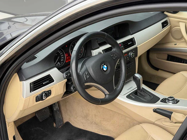 Bmw - 3-serie touring 325d - luxury line personenauto - 2012 - afbeelding 28 van  28