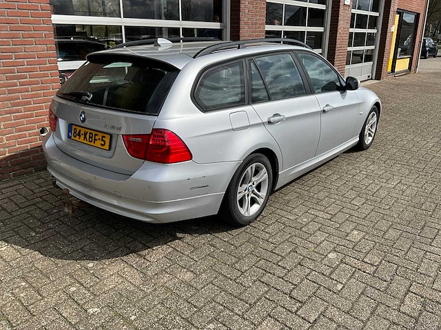 Bmw - 318d - 3-serie touring -corp. l. bns l. - personenauto - 2009 - afbeelding 22 van  27