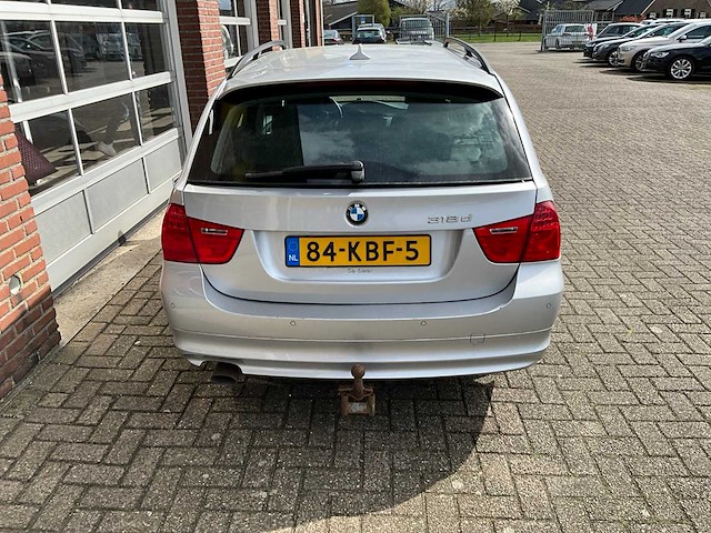 Bmw - 318d - 3-serie touring -corp. l. bns l. - personenauto - 2009 - afbeelding 23 van  27
