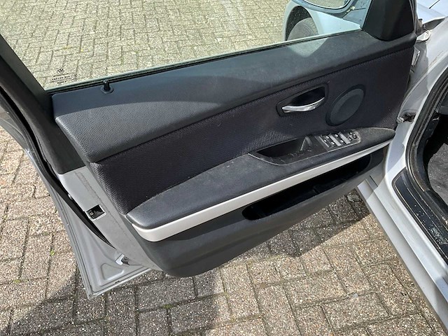 Bmw - 318d - 3-serie touring -corp. l. bns l. - personenauto - 2009 - afbeelding 26 van  27