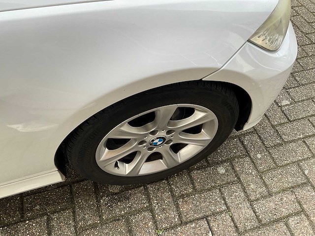 Bmw - 318i - 3-serie touring - personenauto - 2009 - afbeelding 12 van  18