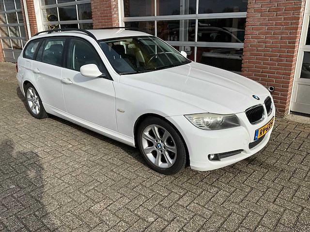 Bmw - 318i - 3-serie touring - personenauto - 2009 - afbeelding 8 van  18