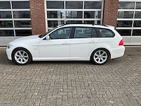 Bmw - 318i - 3-serie touring - personenauto - 2009 - afbeelding 16 van  18