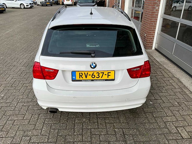 Bmw - 318i - 3-serie touring - personenauto - 2009 - afbeelding 18 van  18