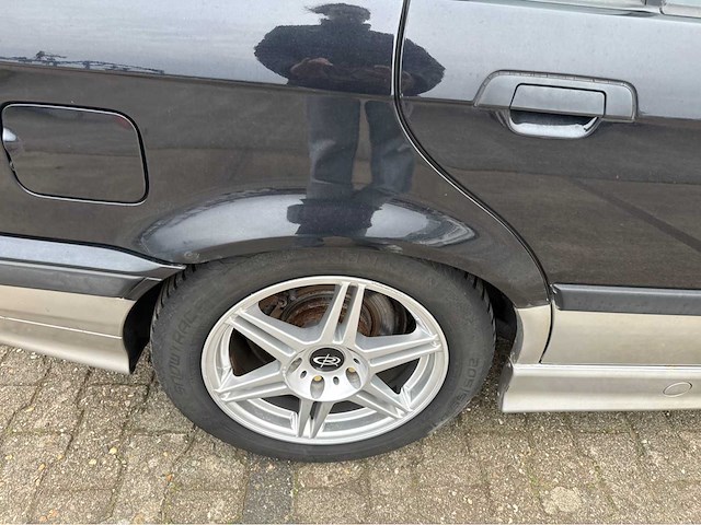 Bmw - 320 i - 3-serie - touring - personenauto - 1998 - afbeelding 13 van  18