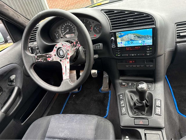 Bmw - 320 i - 3-serie - touring - personenauto - 1998 - afbeelding 15 van  18