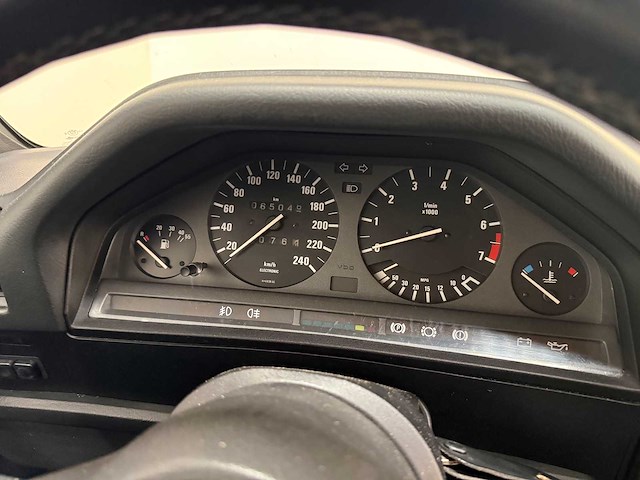Bmw - 325 ix - oldtimer - 1987 - afbeelding 33 van  44