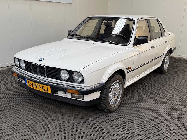 Bmw - 325 ix - oldtimer - 1987 - afbeelding 23 van  44