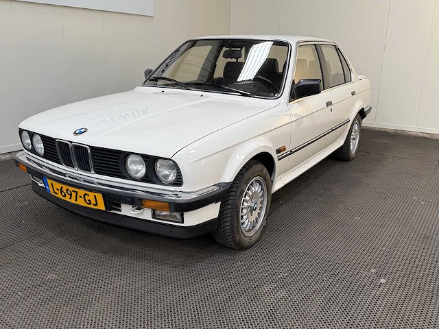 Bmw - 325 ix - oldtimer - 1987 - afbeelding 41 van  44