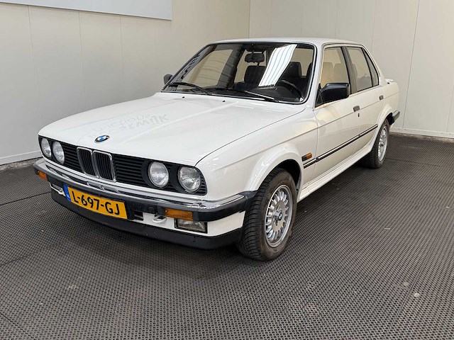 Bmw - 325 ix - oldtimer - 1987 - afbeelding 42 van  44