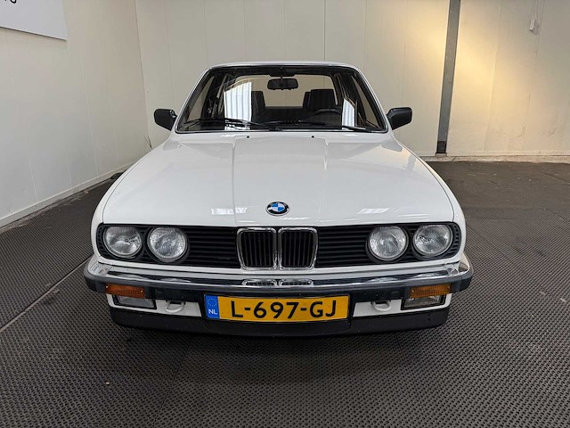 Bmw - 325 ix - oldtimer - 1987 - afbeelding 11 van  35