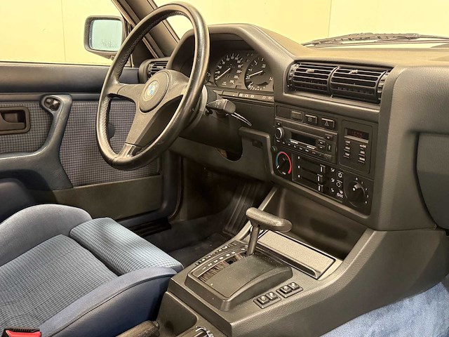 Bmw - 325 ix - oldtimer - 1987 - afbeelding 23 van  35